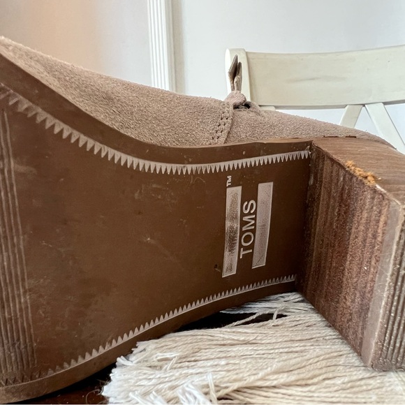 Toms Lunata Suede Block Taupe Heel booties, size W8. - Picture 9 of 12